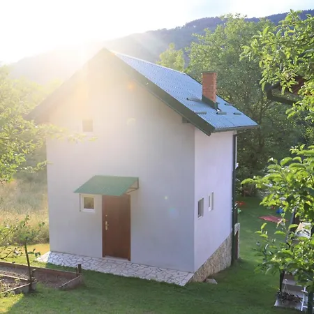 Idyllic River Front Holiday - Tisine Ferienhaus *