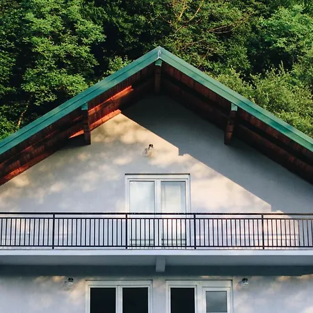 Idyllic River Front Holiday - Tisine Ferienhaus