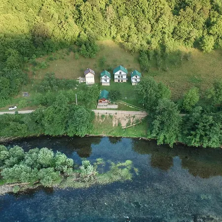Idyllic River Front Holiday - Tisine Ferienhaus