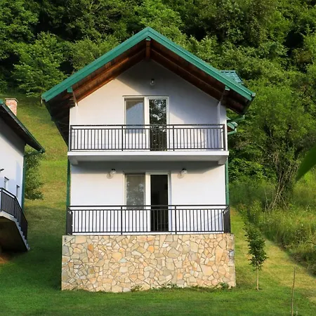 Idyllic River Front Holiday - Tisine