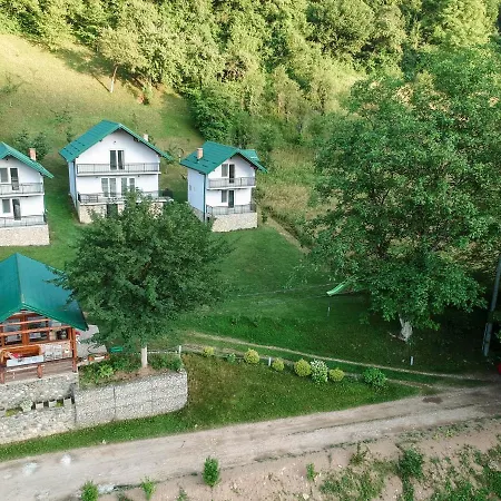 Idyllic River Front Holiday - Tisine Ferienhaus